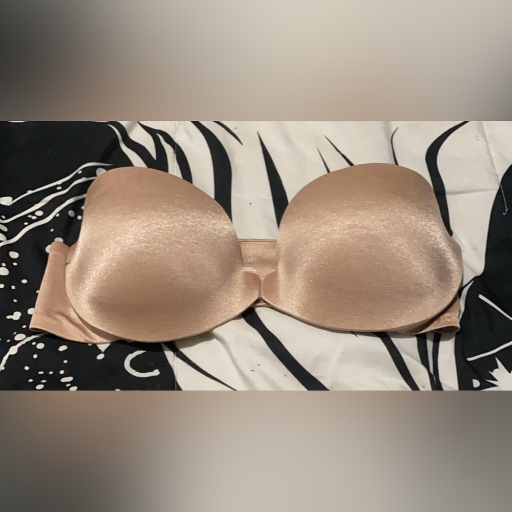 Victoria secrets pink bras! - Picture 2 of 6